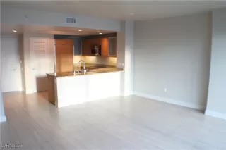 Photo #2: 2710187 Listing 