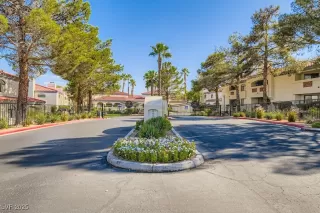 Photo #1: 2710191 Listing