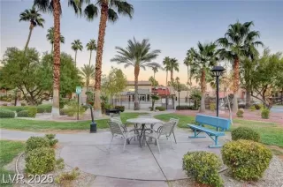 Photo #2: 2710201 Listing