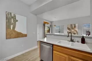 Photo #1: 2710202 Listing 