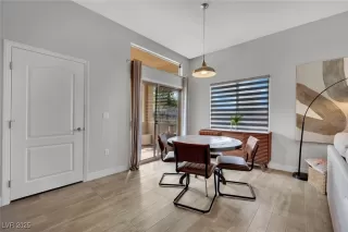 Photo #2: 2710202 Listing 