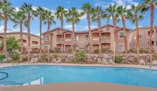 Photo #3: 2710202 Listing 