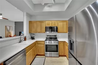 Photo #5: 2710202 Listing 