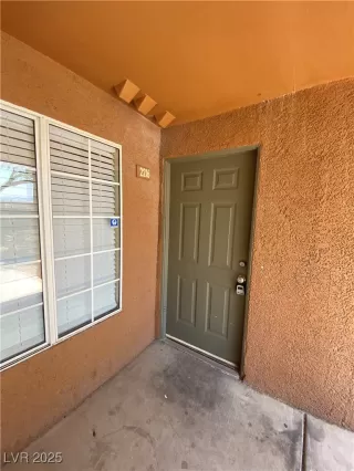 Photo #1: 2710208 Listing 