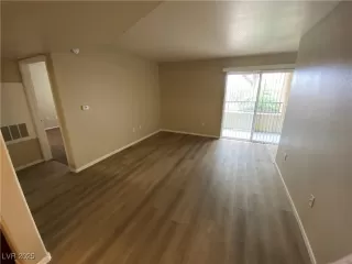 Photo #2: 2710208 Listing 