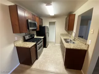 Photo #4: 2710208 Listing 