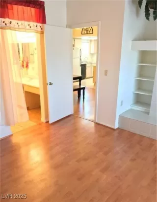 Photo #4: 2710217 Listing 