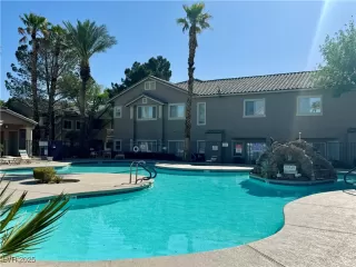 Photo #4: 2710225 Listing 