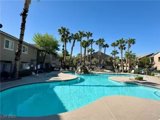 Photo #6: 2710225 Listing 