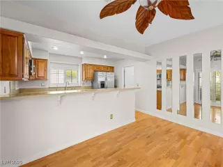 Photo #6: 2710239 Listing 