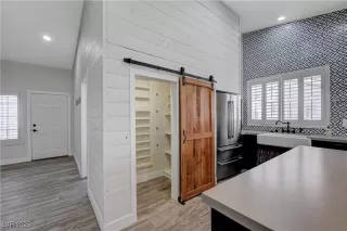 Photo #3: 2710275 Listing 