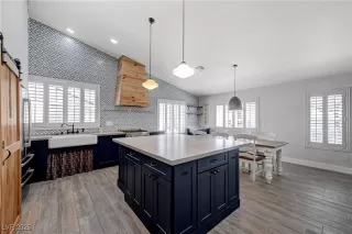 Photo #4: 2710275 Listing 