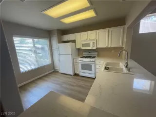 Photo #2: 2710292 Listing 