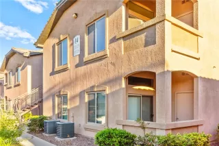 Photo #2: 2710302 Listing