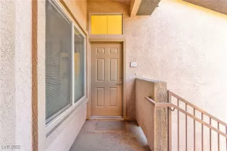 Photo #3: 2710302 Listing