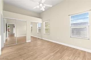 Photo #5: 2710302 Listing