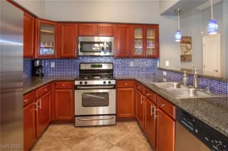 Photo #6: 2710328 Listing 