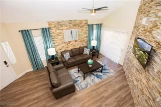 Photo #4: 2710336 Listing 