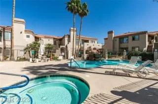 Photo #2: 2710354 Listing