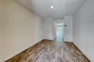 Photo #3: 2710362 Listing 