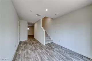 Photo #4: 2710362 Listing 