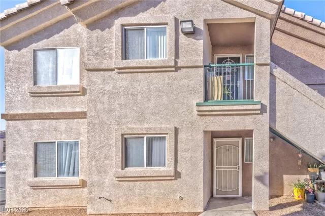 MLS: 2710386 Condo For Sale