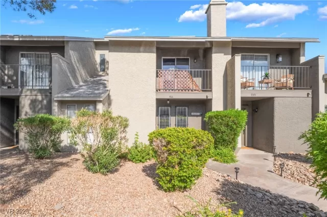 MLS: 2710402 Condo For Sale