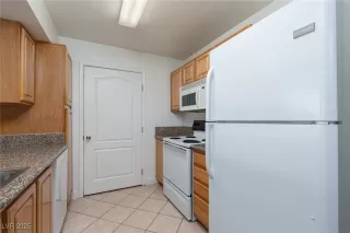 Photo #3: 2710407 Listing 