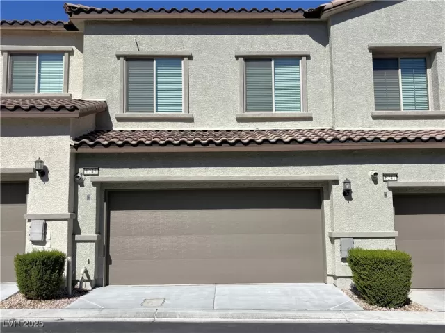 MLS: 2710427 Condo For Sale