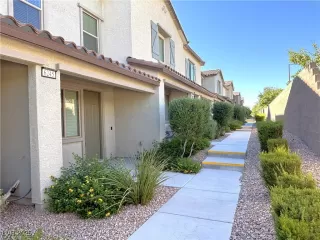 Photo #2: 2710427 Listing 