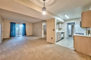 Photo #4: 2710431 Listing 