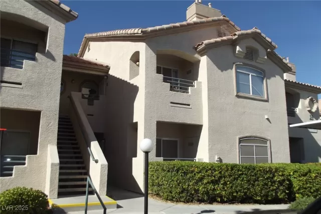 MLS: 2710433 Condo For Sale