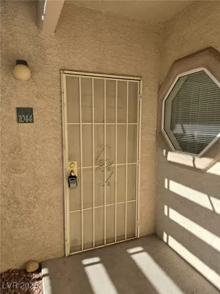 Photo #3: 2710433 Listing 