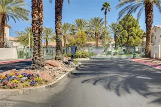 Photo #1: 2710446 Listing 