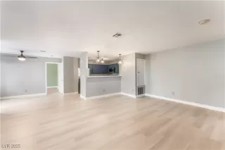 Photo #3: 2710482 Listing 