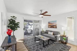 Photo #2: 2710505 Listing