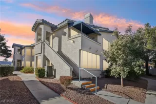 Photo #3: 2710505 Listing