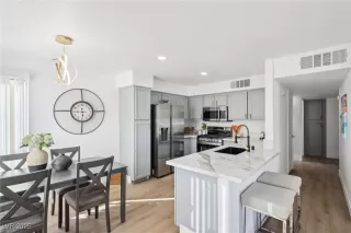 Photo #6: 2710505 Listing