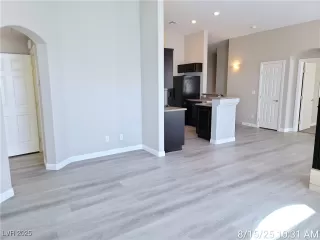 Photo #5: 2710519 Listing 