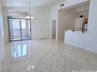 Photo #2: 2710524 Listing 