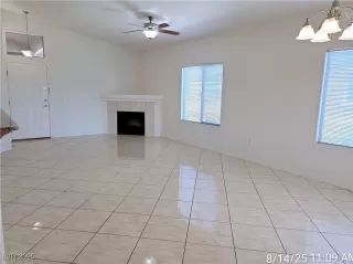 Photo #5: 2710524 Listing 