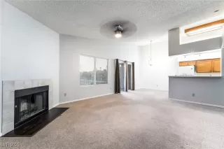 Photo #5: 2710525 Listing 