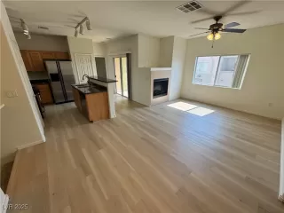 Photo #4: 2710530 Listing 