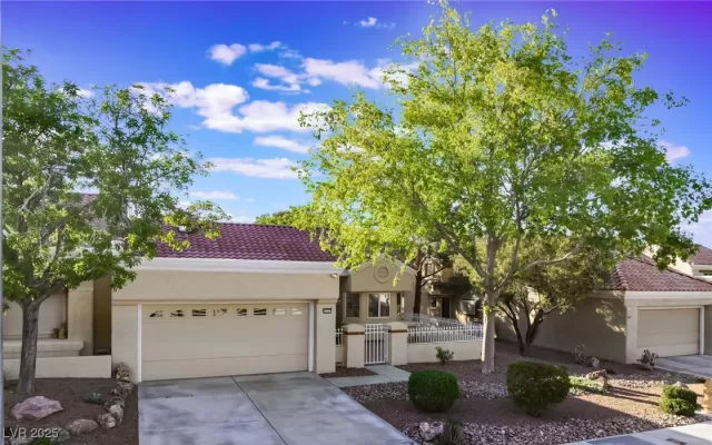 MLS: 2710539 Condo For Sale