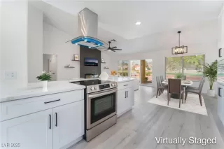 Photo #6: 2710539 Listing 