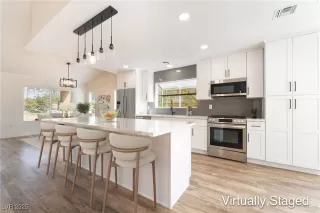 Photo #5: 2710545 Listing 