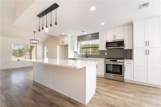 Photo #6: 2710545 Listing 