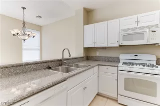 Photo #1: 2710556 Listing 