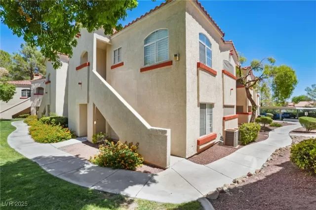 MLS: 2710576 Condo For Sale