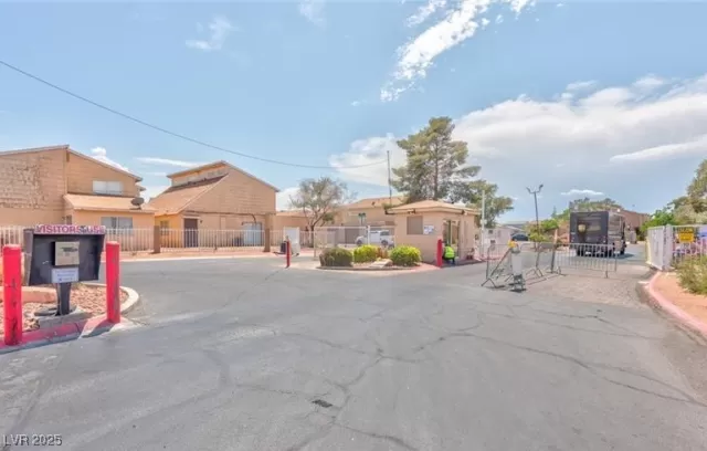 MLS: 2710578 Condo For Sale